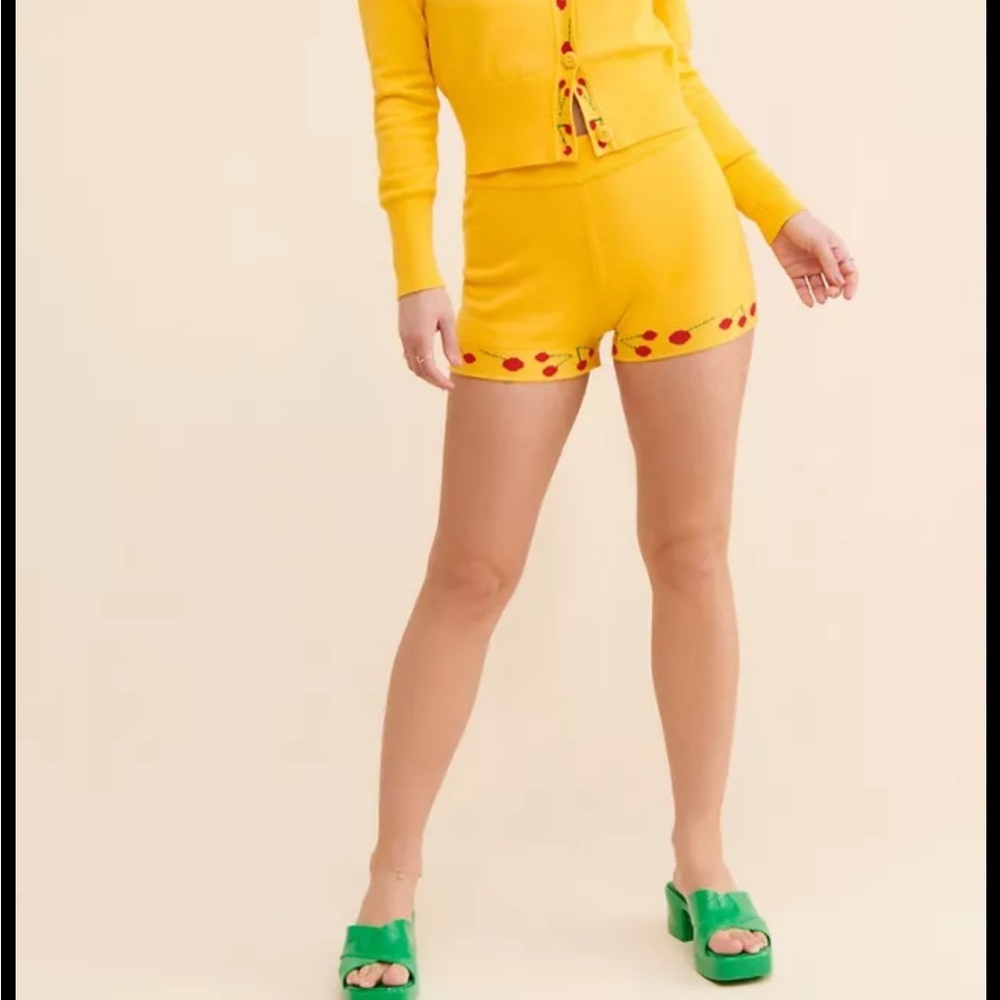 Nuuly Says Gah! Battenberg Cherry Shorts size M/L